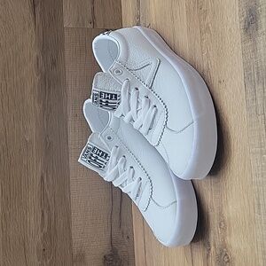 Van's Sport Low Brand new in the box authentic uper leather.